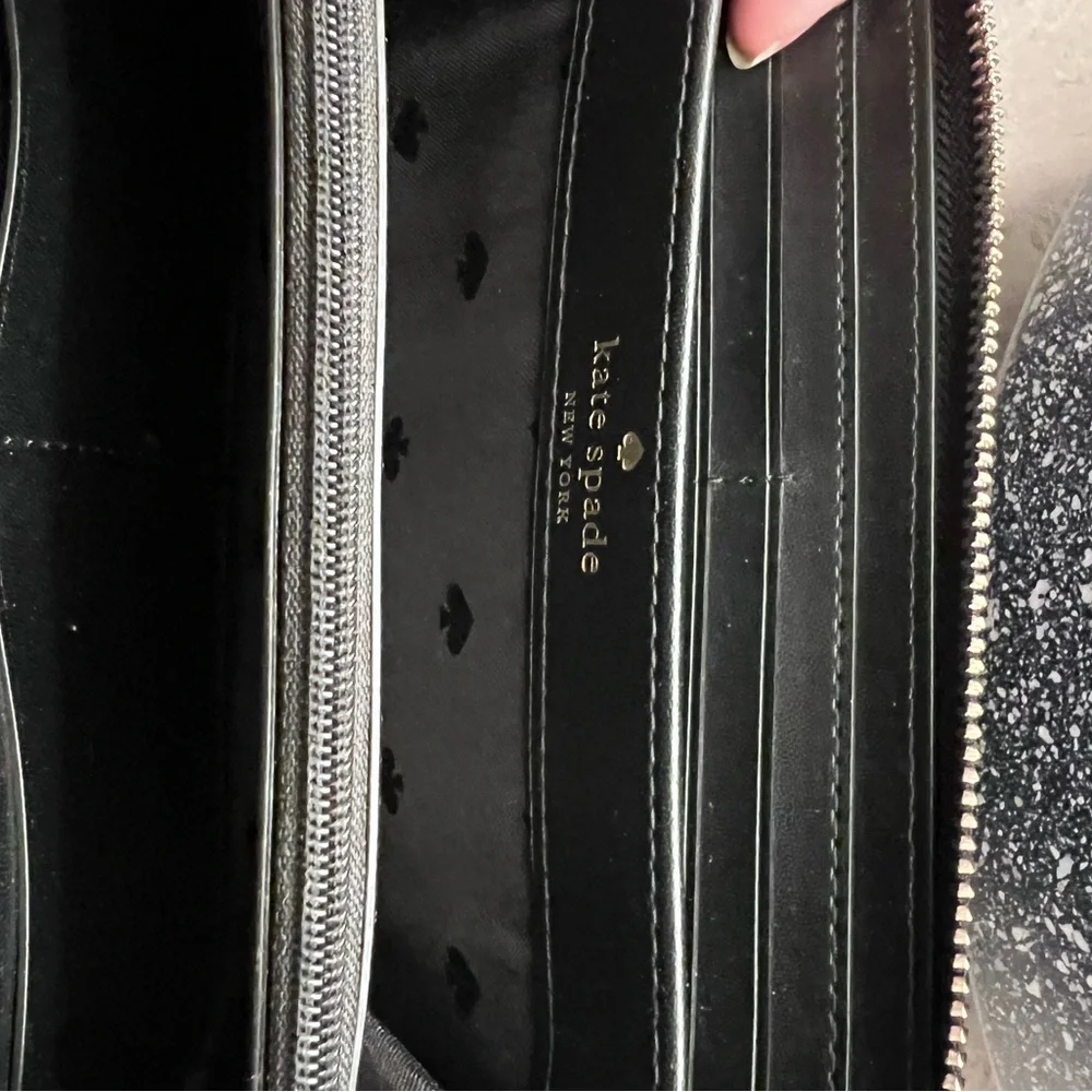 Kate Spade Black Leather Wallet Larchmont Avenue Logo Neda